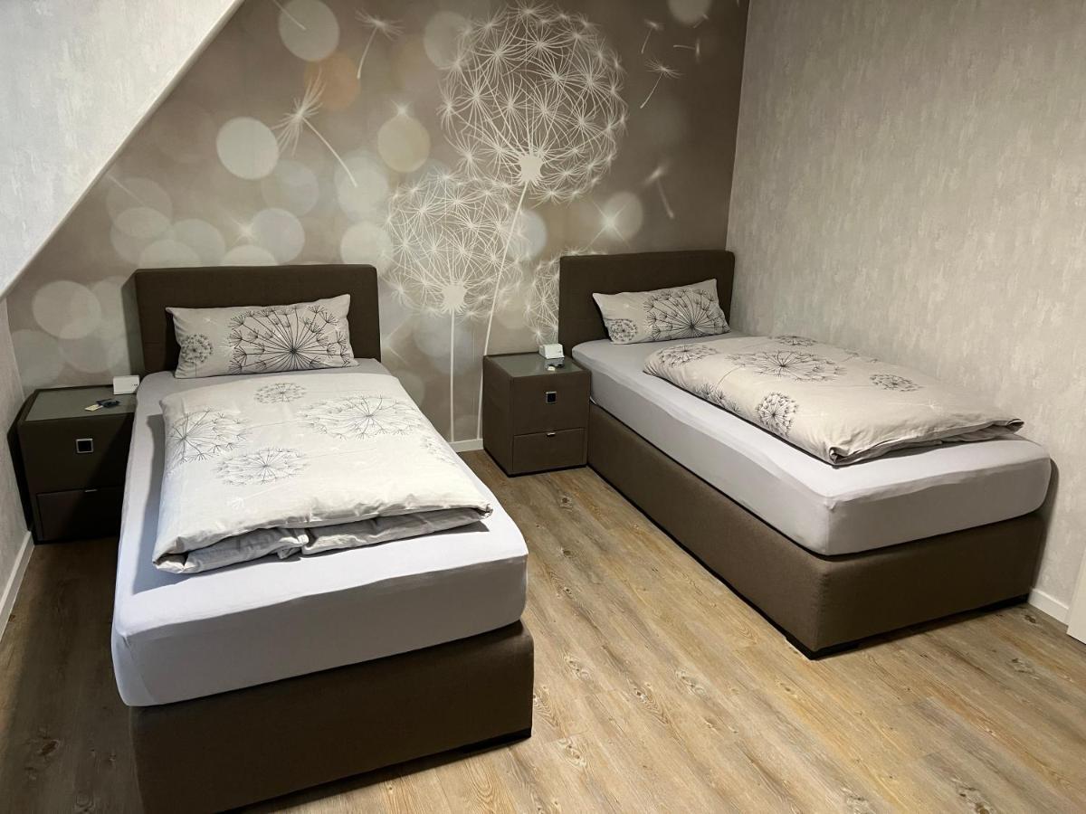 Peedy'S Luxurioese 60M² Wohnung Mit Balkonterrasse Stade Bagian luar foto