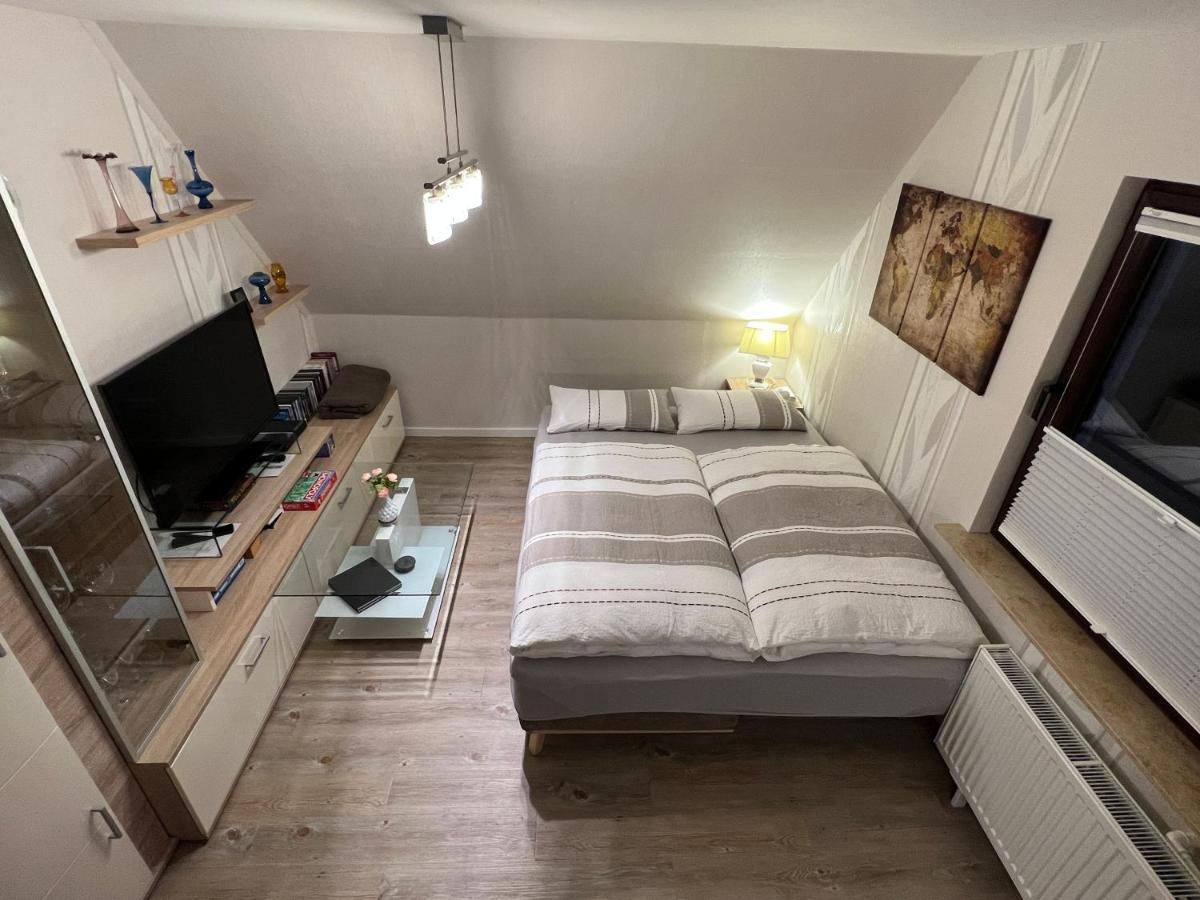 Peedy'S Luxurioese 60M² Wohnung Mit Balkonterrasse Stade Bagian luar foto