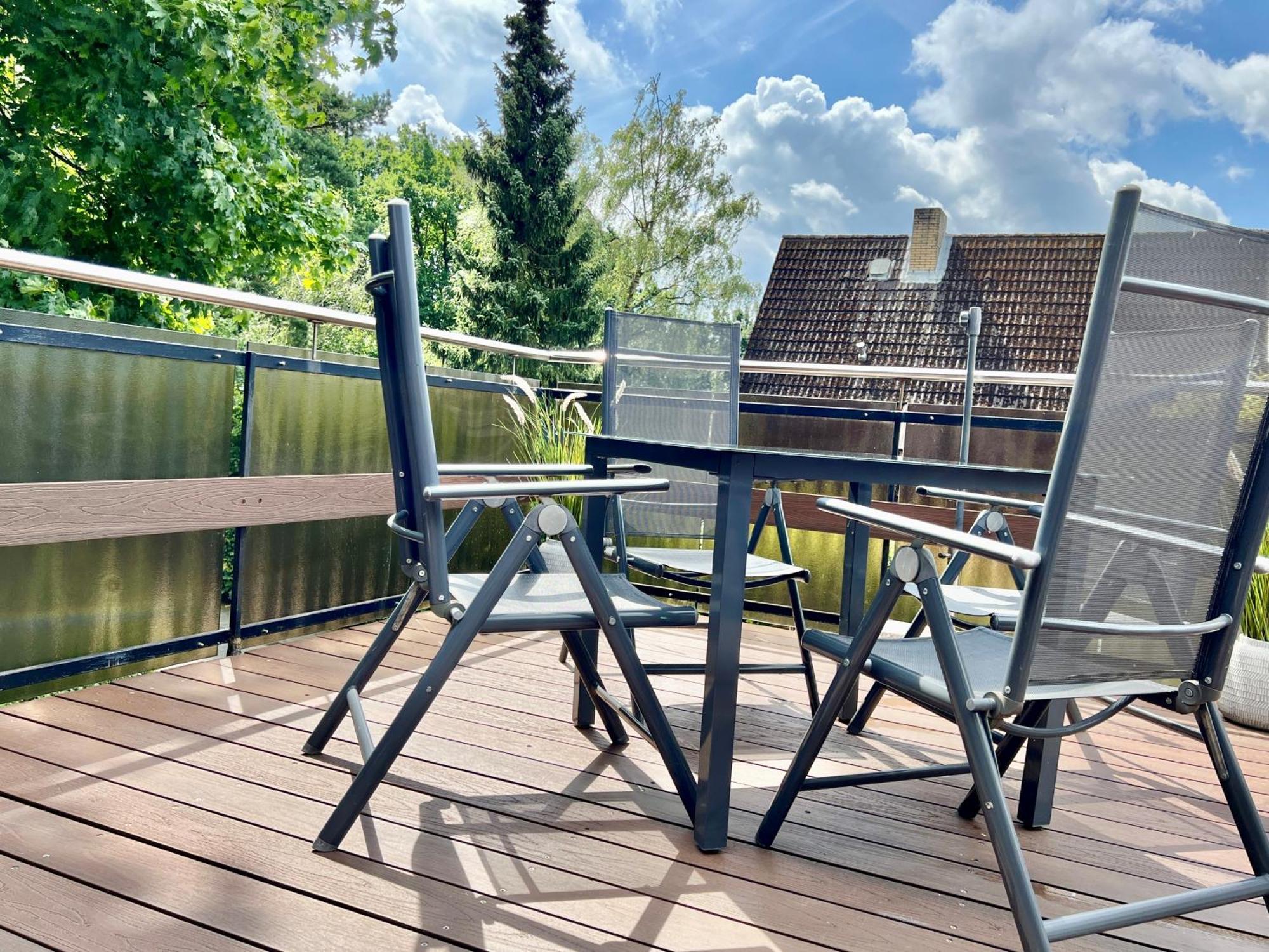 Peedy'S Luxurioese 60M² Wohnung Mit Balkonterrasse Stade Bagian luar foto