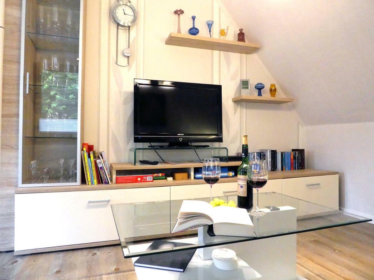 Peedy'S Luxurioese 60M² Wohnung Mit Balkonterrasse Stade Bagian luar foto
